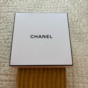 Chanel gift box